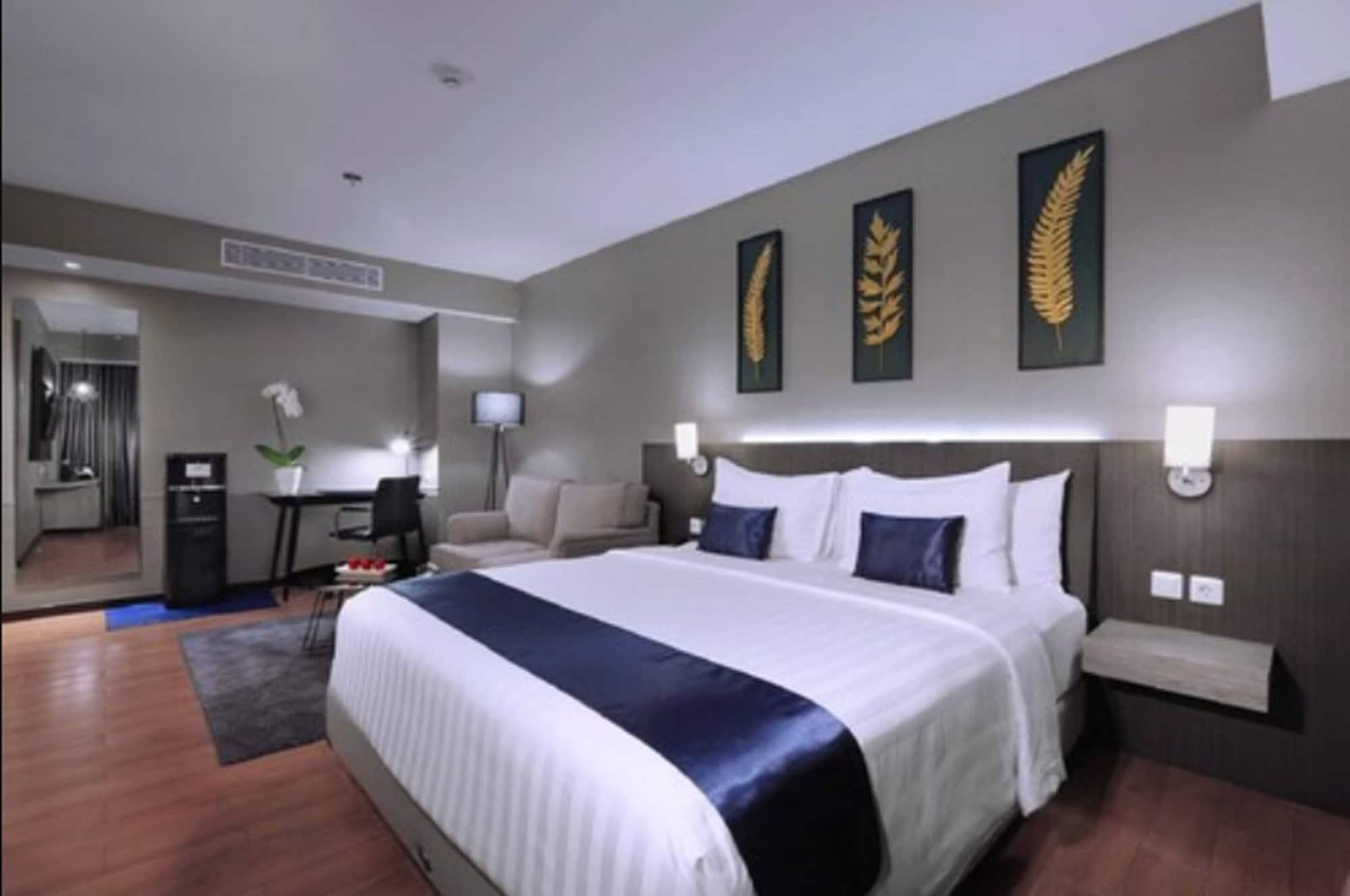 Aston Inn Pandanaran Semarang Esterno foto