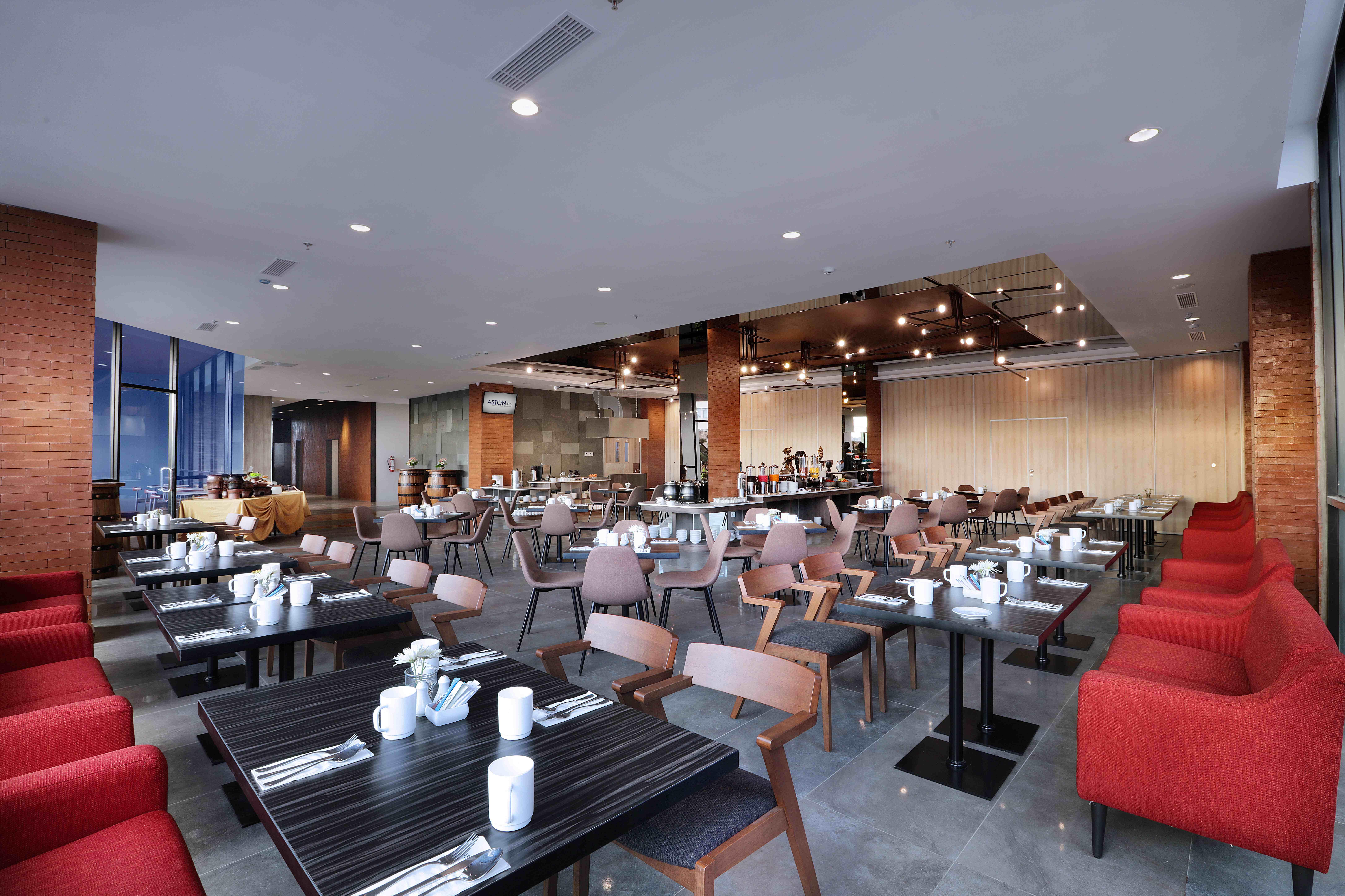 Aston Inn Pandanaran Semarang Esterno foto
