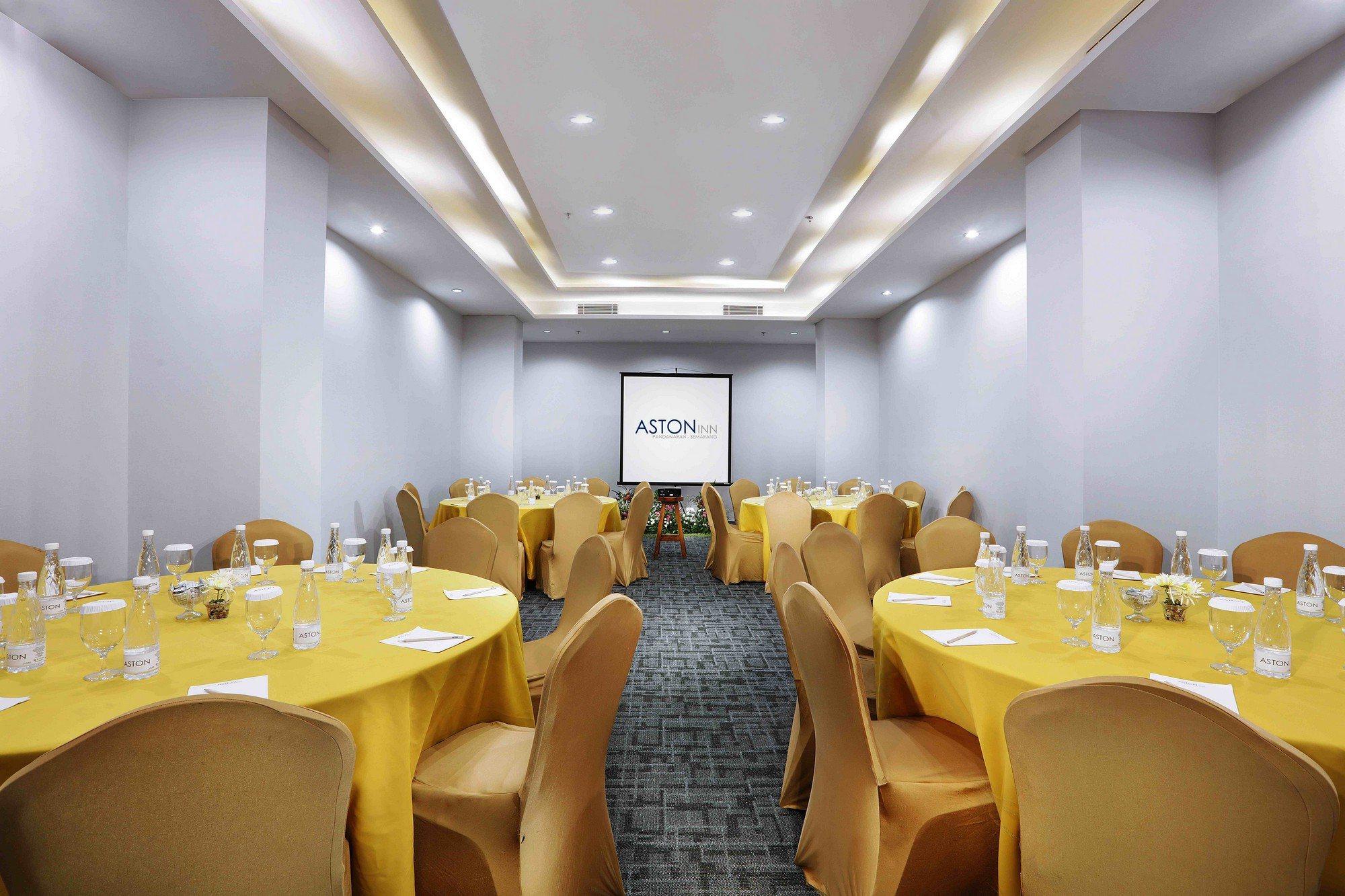 Aston Inn Pandanaran Semarang Esterno foto