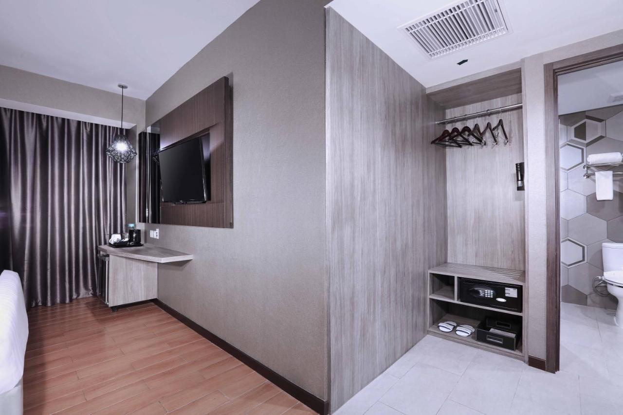 Aston Inn Pandanaran Semarang Esterno foto
