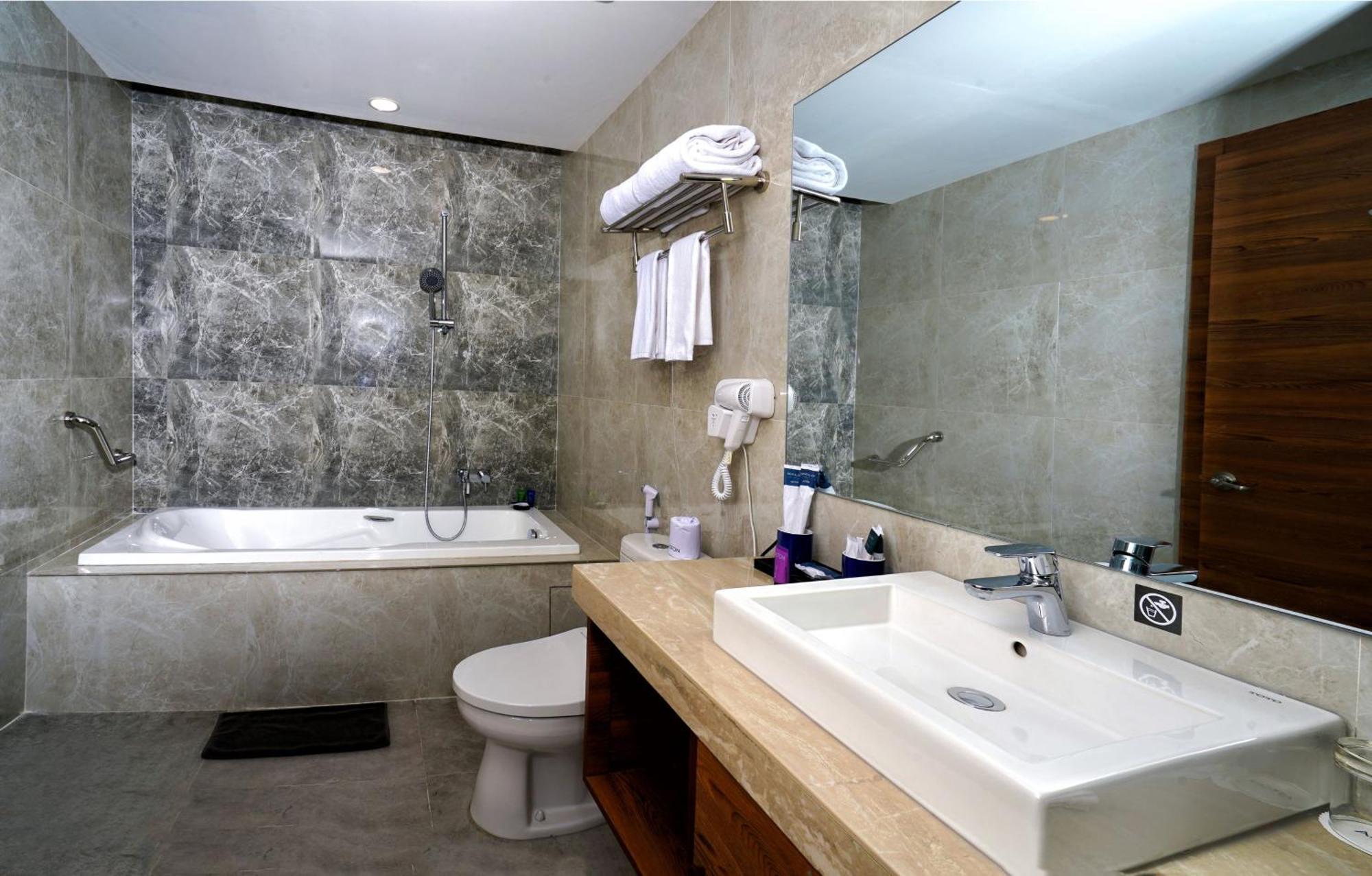 Aston Inn Pandanaran Semarang Esterno foto