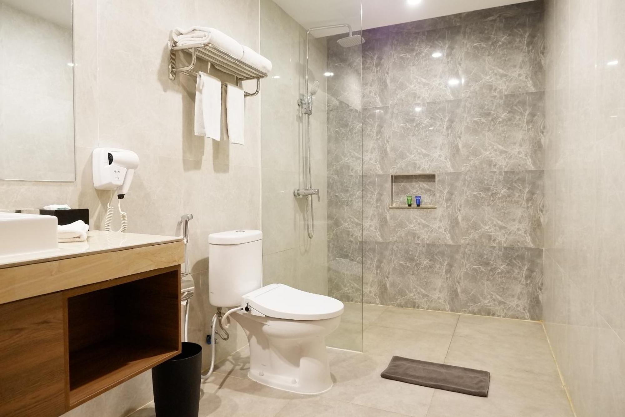 Aston Inn Pandanaran Semarang Esterno foto