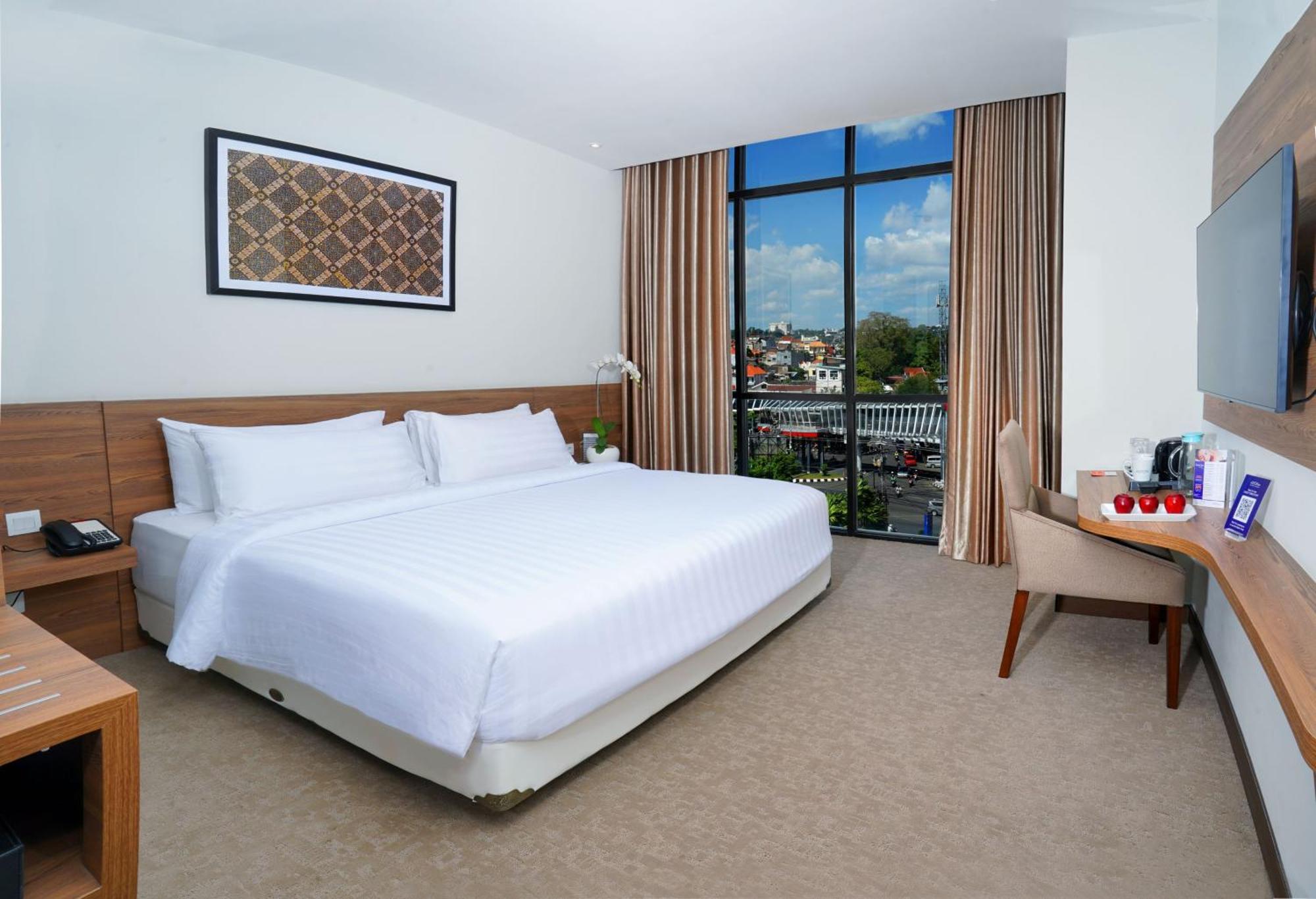 Aston Inn Pandanaran Semarang Esterno foto