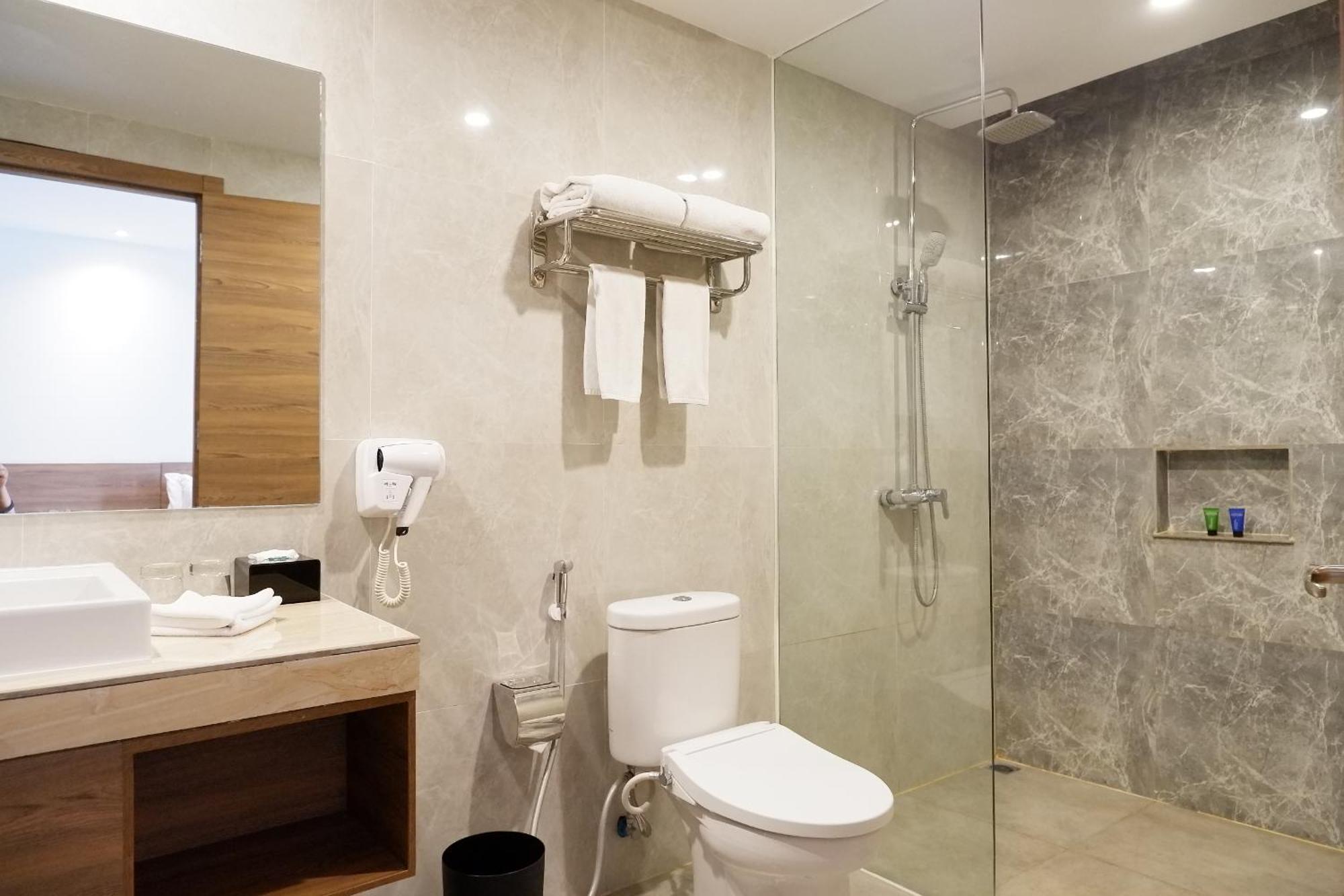 Aston Inn Pandanaran Semarang Esterno foto