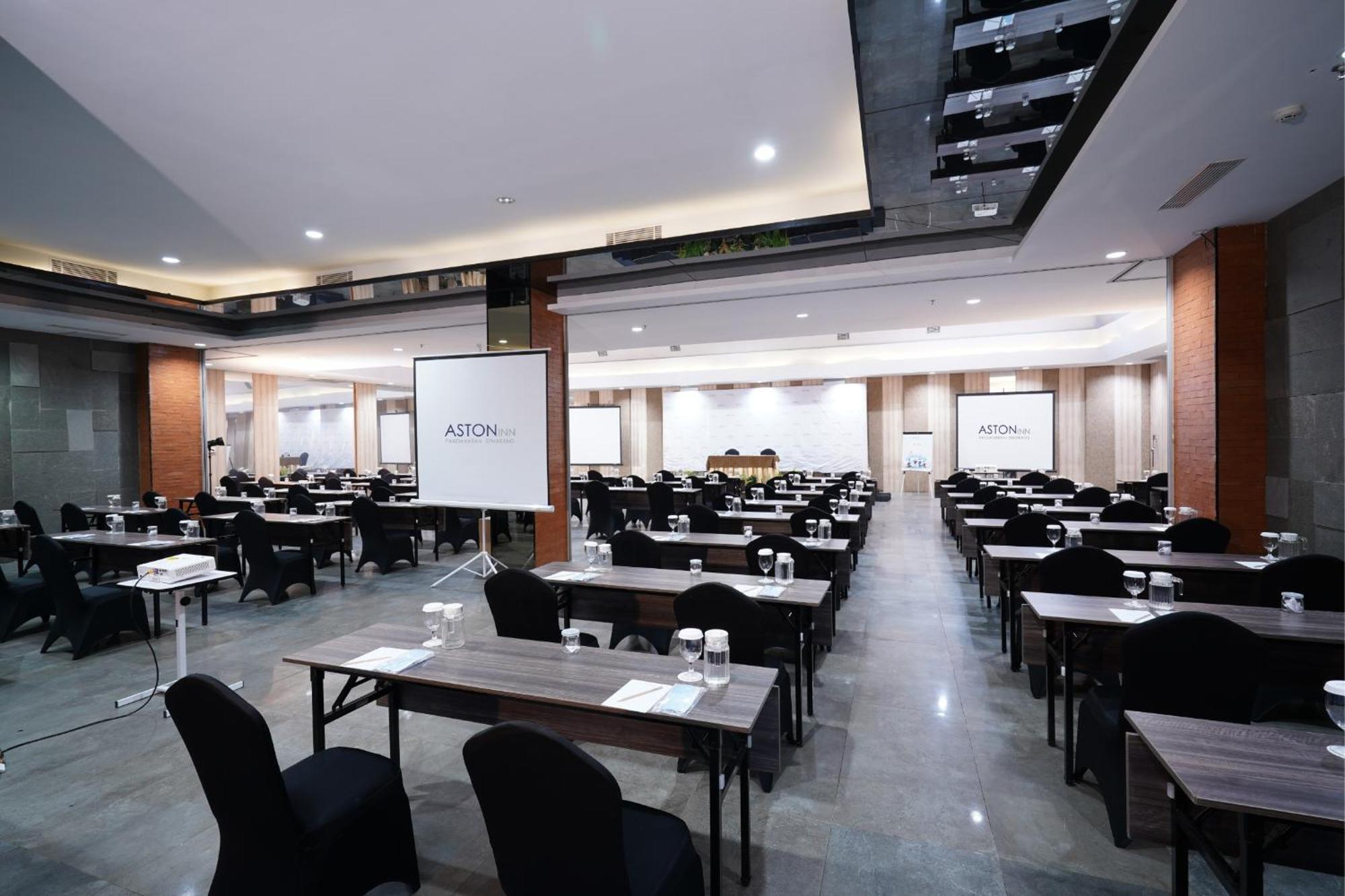 Aston Inn Pandanaran Semarang Esterno foto
