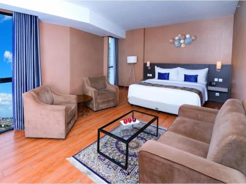 Aston Inn Pandanaran Semarang Esterno foto