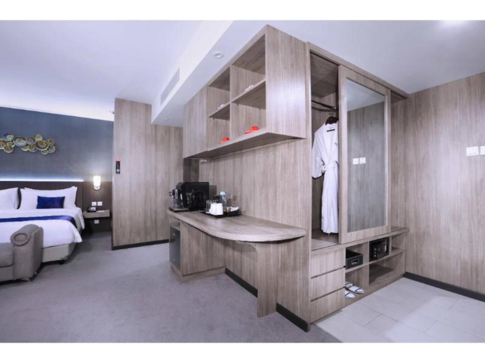 Aston Inn Pandanaran Semarang Esterno foto